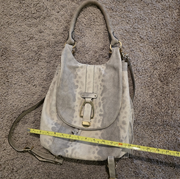 G.I.L.I. Snow Leaopard Convertible Backpack - Picture 10 of 11